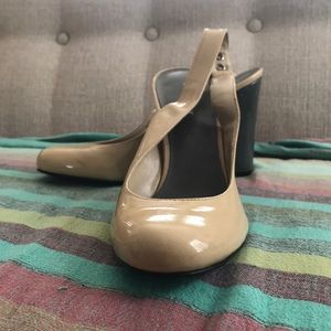 Nine West sling back patent leather pumps sz 9.5